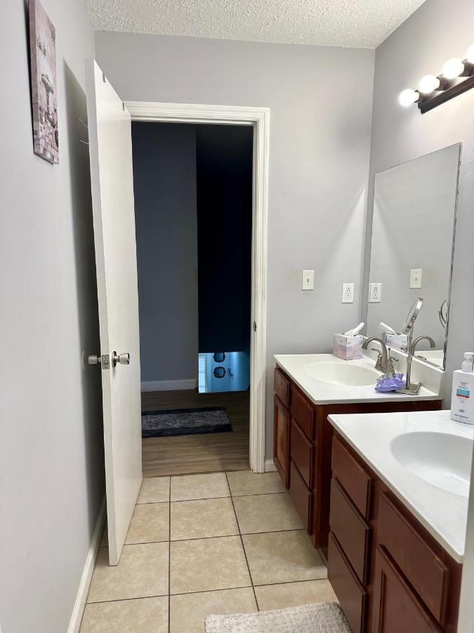 Lovely 2-Bedroom Condo W/Balcony And Free Parking Νάσβιλ Εξωτερικό φωτογραφία